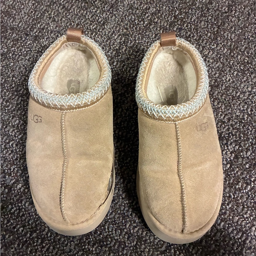 UGG Women’s platform tazz